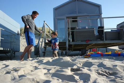 Reuze zandbak voor strandhuisje Slaapzand Zeeland